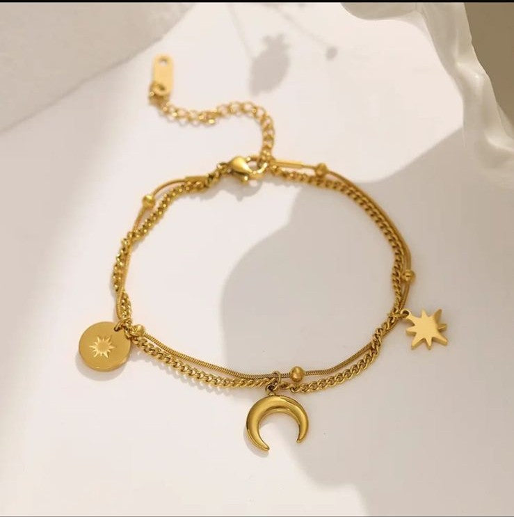 π Celestial Charm Gold Bracelet β Adjustable Elegant Design