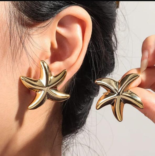 ⭐ Gold Starfish Pendant Necklace & Earrings Set (Stainless Steel)